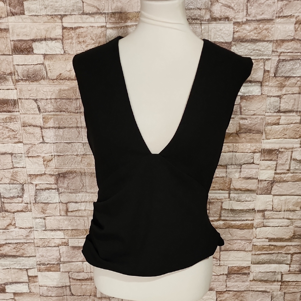 Emerson Lang Young Contemporary Brand New Elegant Black Sleeveless  Blouse